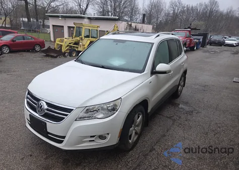 2010 Volkswagen Tiguan Se/Sel z USA, uszkodzony, nr VIN WVGBV7AX8AW515384